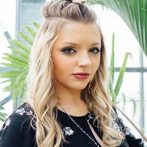 Meet your Posher, Molly